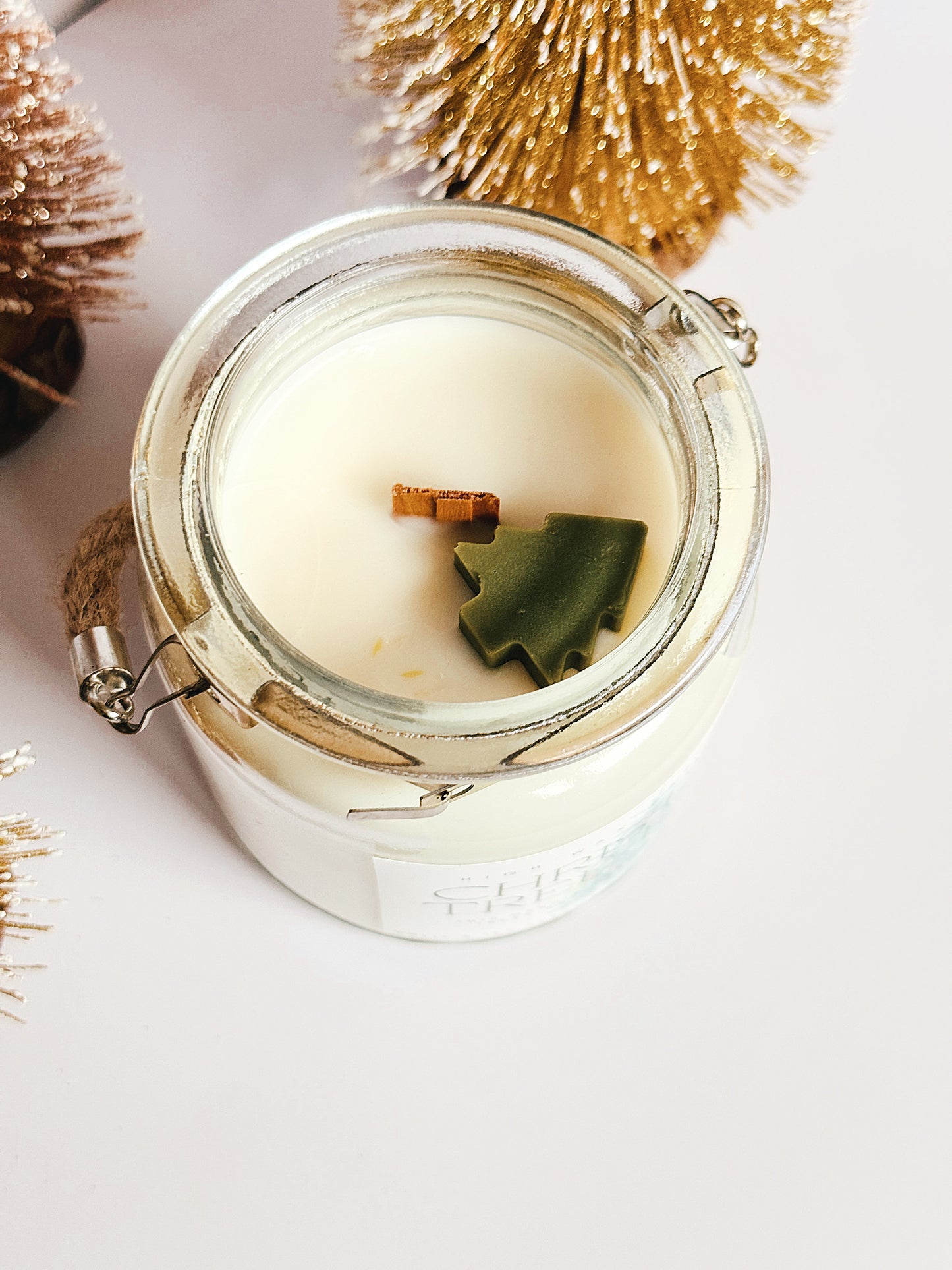 9oz (new) wicker handled candles - Holly & Ivy