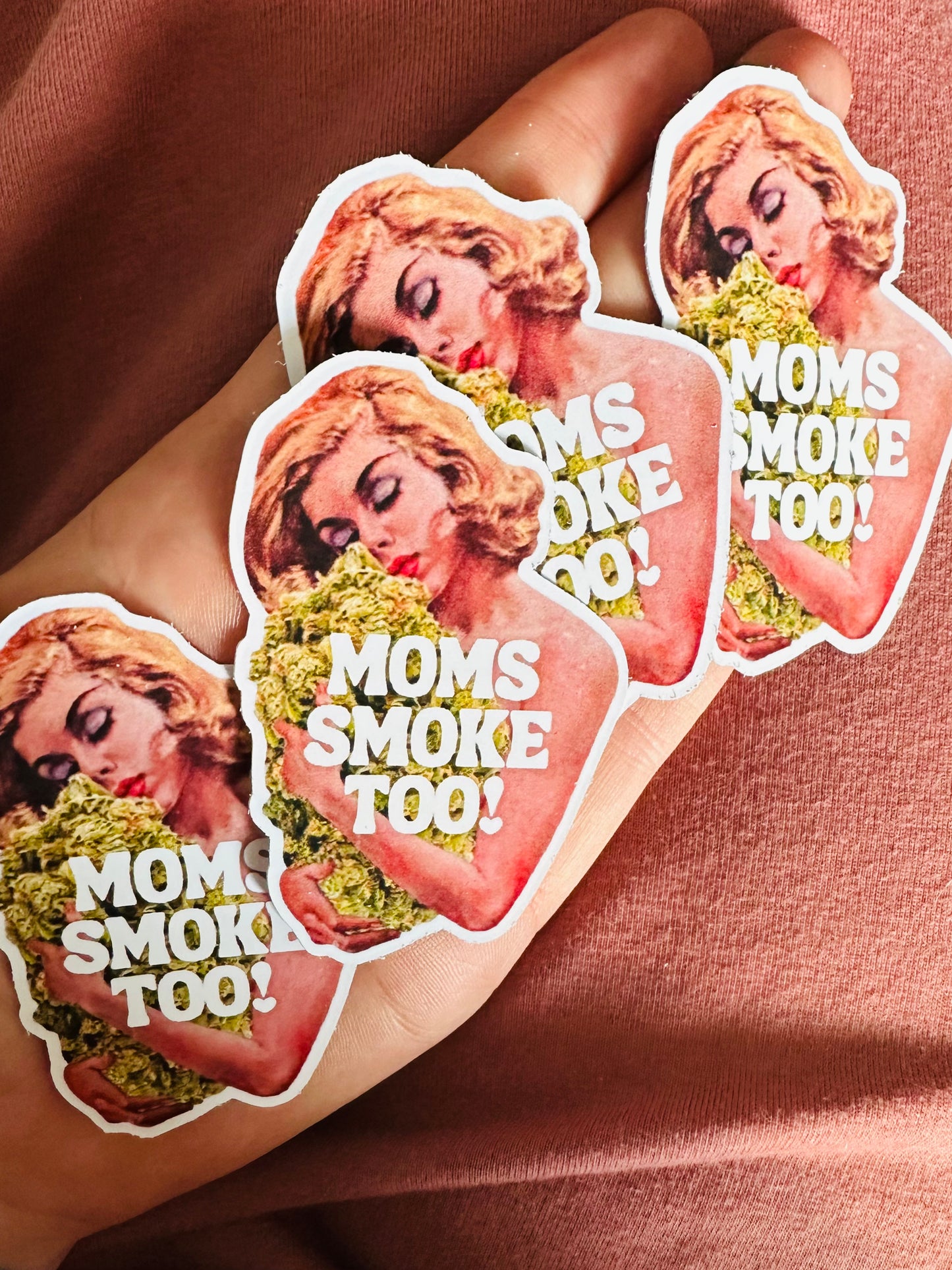 Sticker - MOMS SMOKE TOO